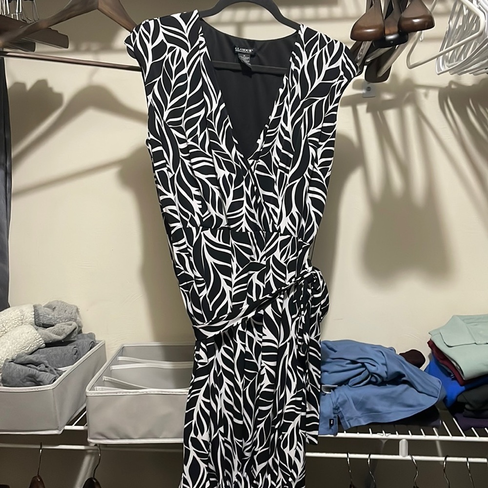 Glamour size 14 black and white faux wrap dress with hem detail and pattern